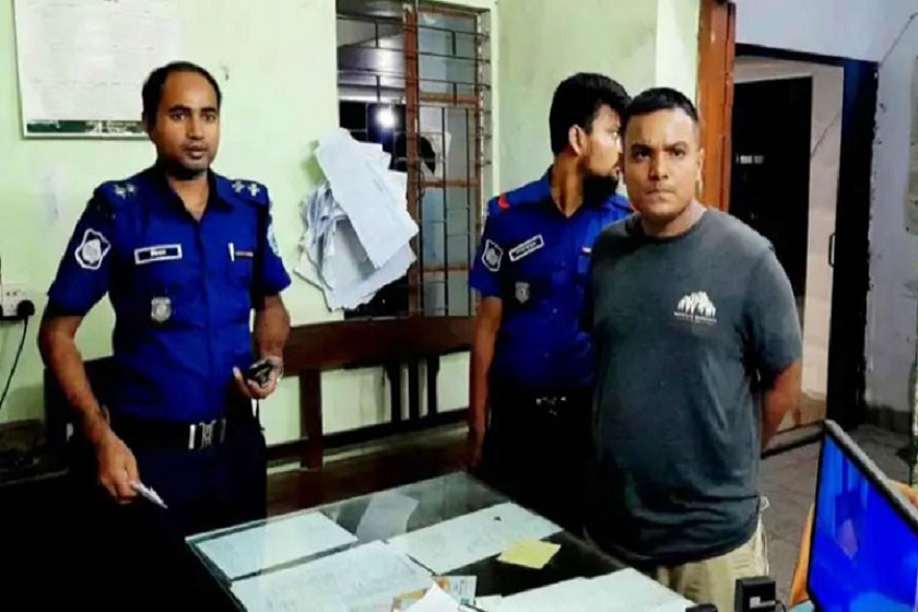 ঠাকুরগাঁওয়ে ২১ বোতল ফেনসিডিলসহ ‘জুলাই যোদ্ধা’ গ্রেপ্তার