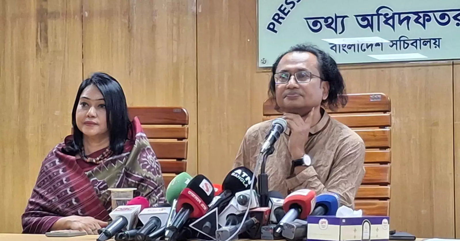 তথ্য উপদেষ্টা : অপতথ্যের বিরুদ্ধে শক্ত অবস্থানে যাবে সরকার