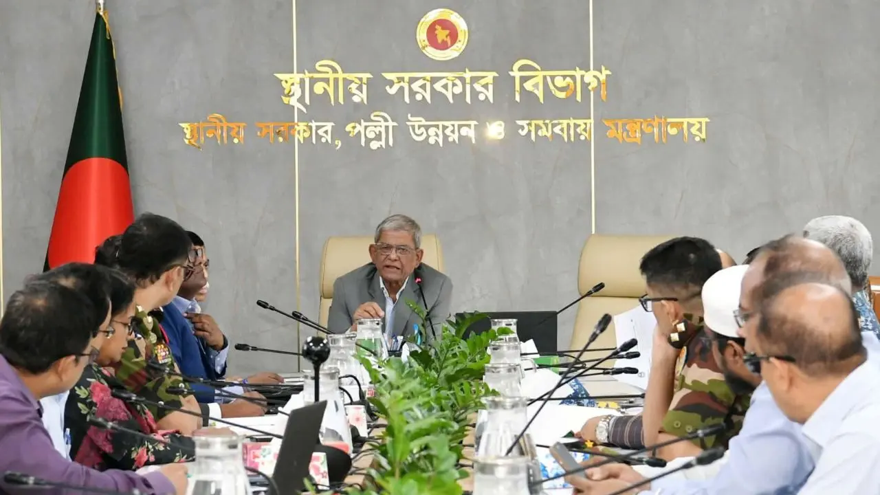 ঢাকার জলাবদ্ধতা নিরসনে দীর্ঘমেয়াদি উদ্যোগের নির্দেশনা দিলেন মির্জা ফখরুল