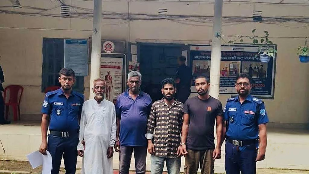 খাগড়াছড়িতে অভিযানে আওয়ামী লীগের ৪ নেতাকর্মী গ্রেপ্তার