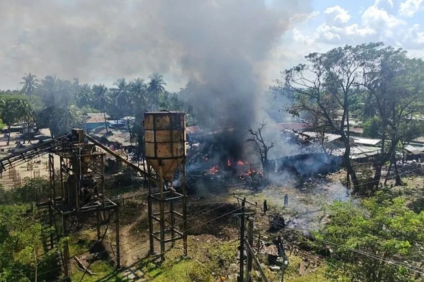 মিয়ানমারের রাখাইনে বিমান বাহিনীর অভিযানে নিহত ৪৯