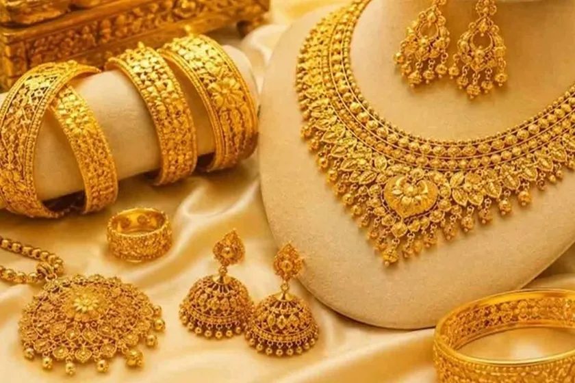 দেশের বাজারে কমলো স্বর্ণের দাম