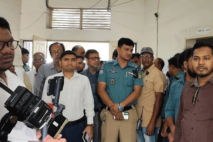 ম্যাজিস্ট্রেটের উপস্থিতিতে খুলল রামেবি উপাচার্যের তালাবদ্ধ কক্ষ