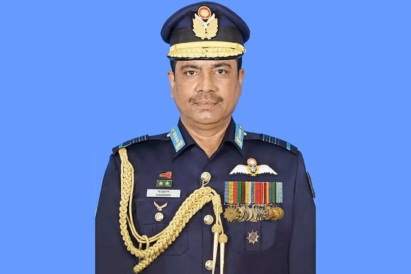 বিমান বাহিনীর সাবেক প্রধান আব্দুল হান্নান কাতারে গ্রেপ্তার