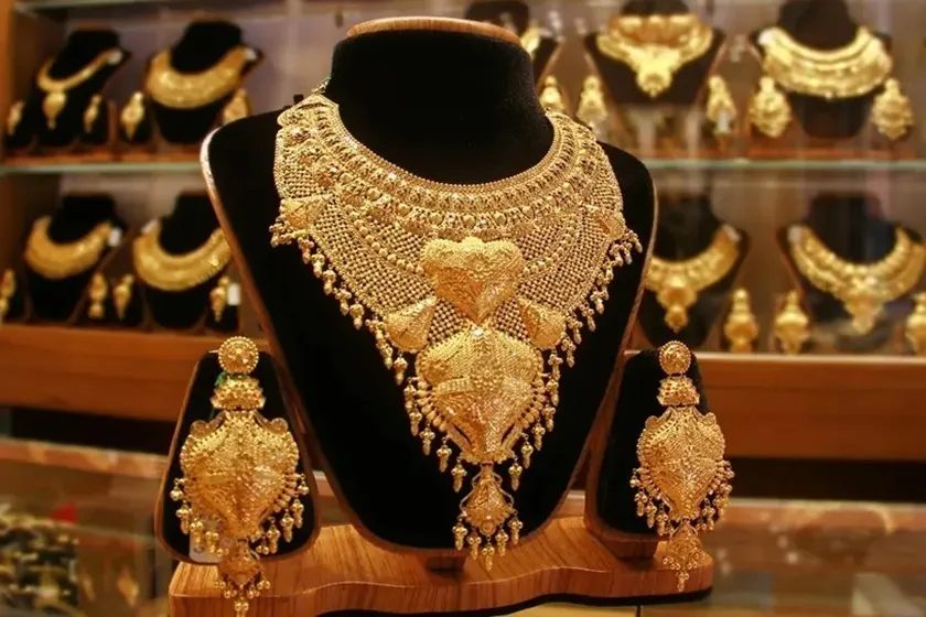 ভরিতে ২২১৬ টাকা বাড়ল সোনার দাম